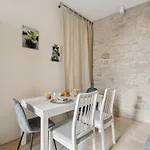 شقة Ile St Louis باريس